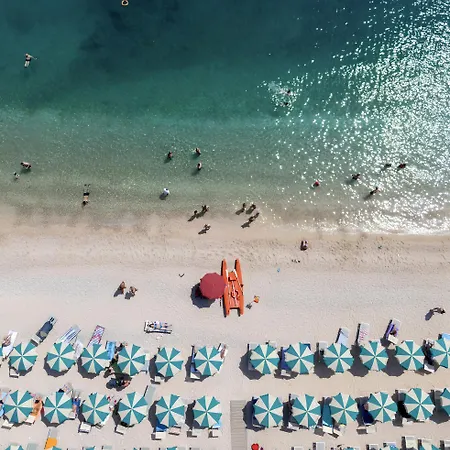 Hotiday Collection - Pugnochiuso 아파트호텔 비에스테