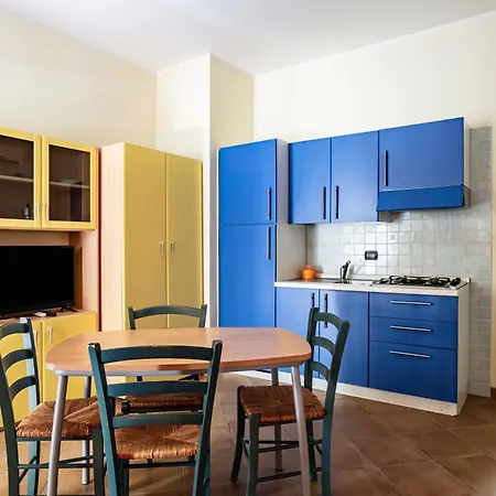 Hotiday Collection - Pugnochiuso 아파트호텔