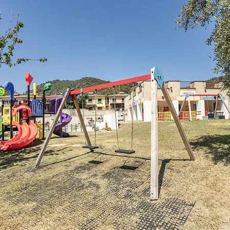 아파트호텔 Hotiday Collection - Pugnochiuso 4*