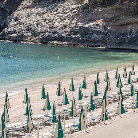 Hotiday Collection - Pugnochiuso 4*