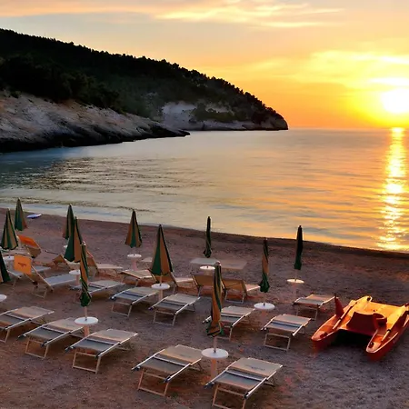 アパートホテル Hotiday Collection - Pugnochiuso ヴィエステ