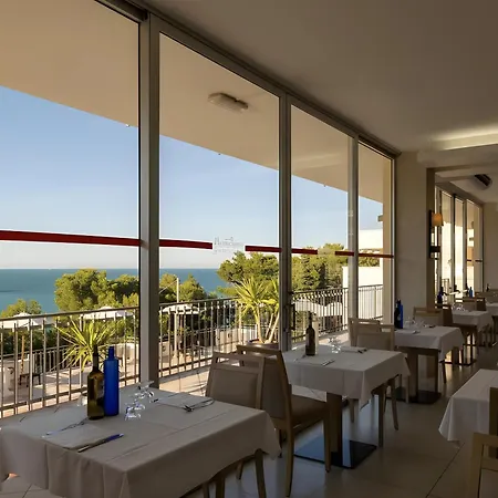 Ξενοδοχείο με διαμερίσματα Hotiday Collection - Pugnochiuso 4*