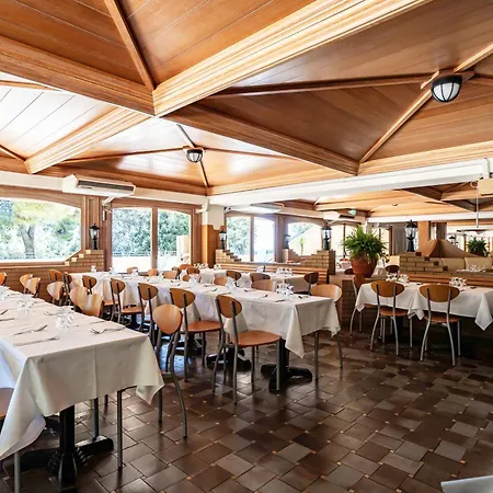 Hotiday Collection - Pugnochiuso アパートホテル ヴィエステ